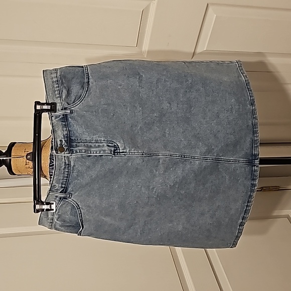 agnes orienda Dresses & Skirts - Nwot agnes orienda jean skirt with pockets #145
